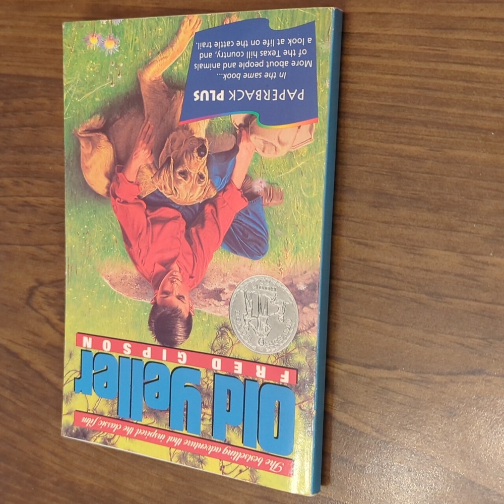 Old Yeller Paperback Book - Picture 3 of 4
